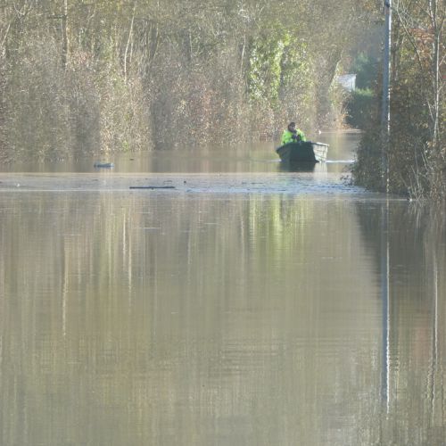 BATEAU SUR ROUTE